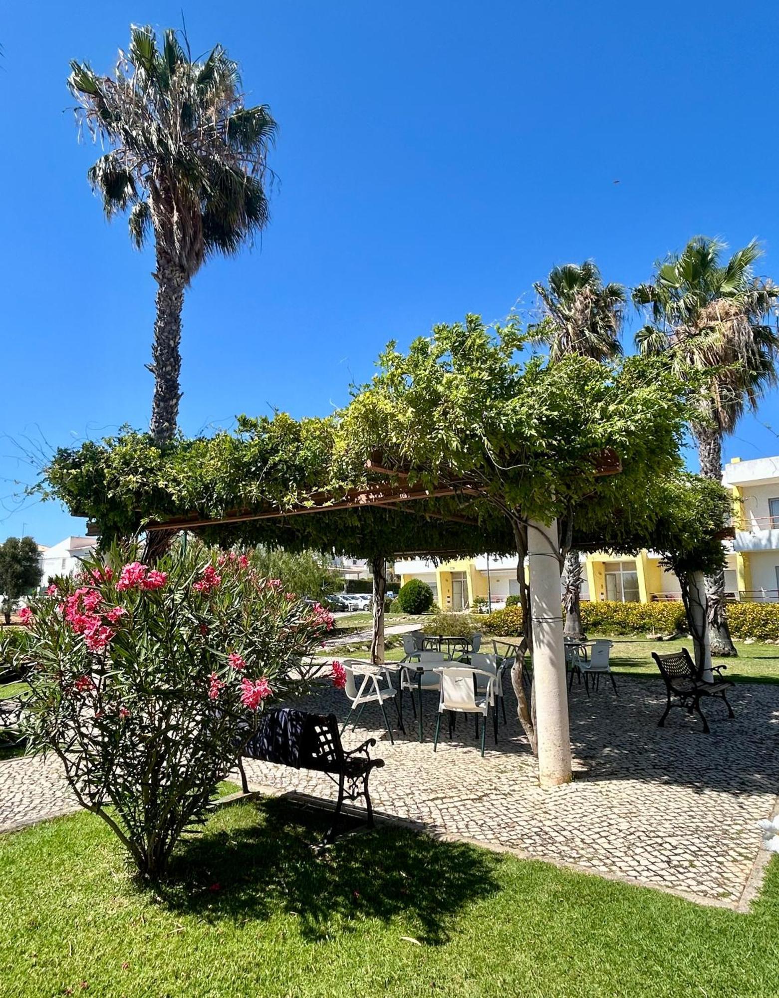 Apartamentos Santa Teresinha Alvor Εξωτερικό φωτογραφία