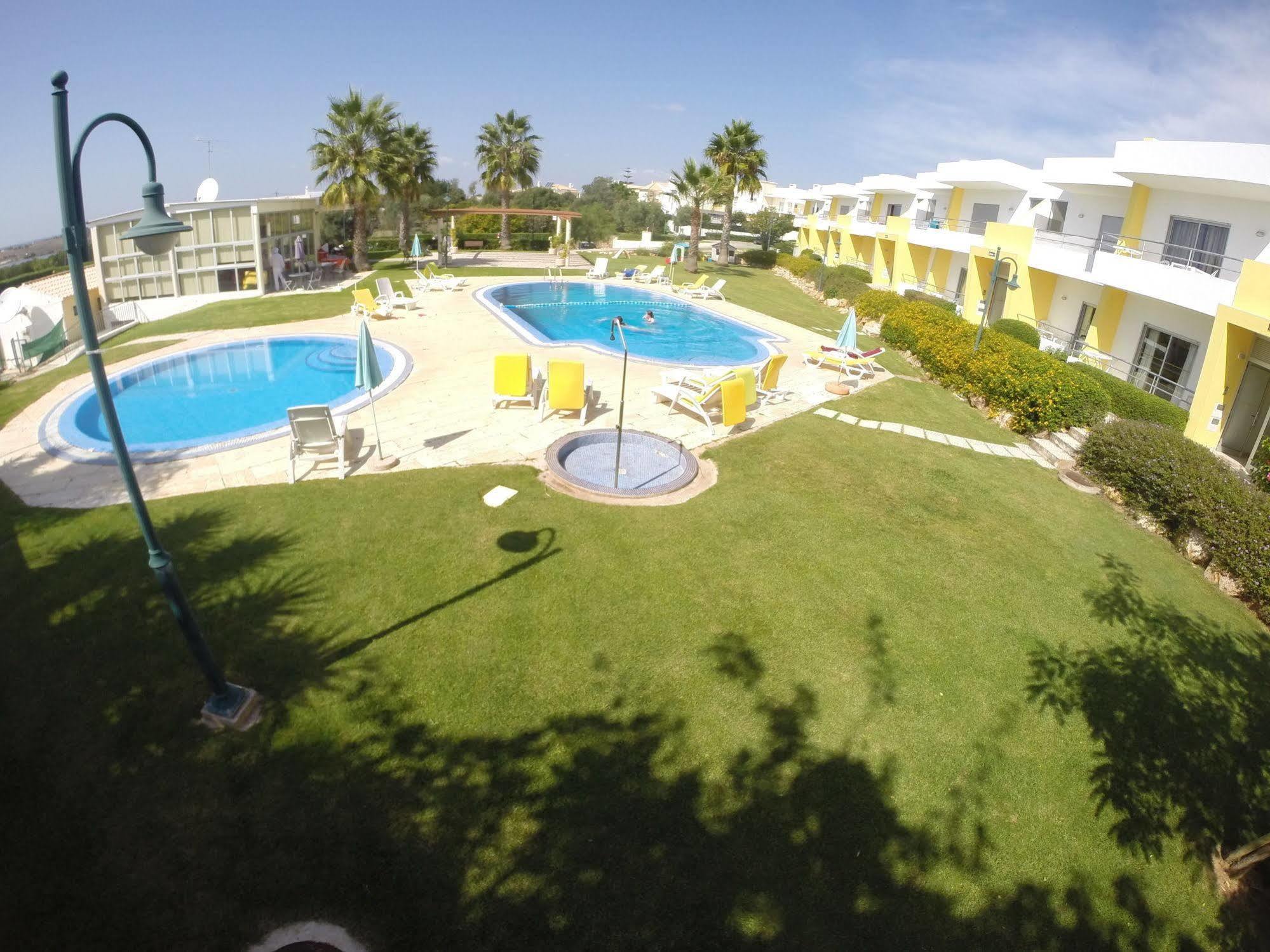 Apartamentos Santa Teresinha Alvor Εξωτερικό φωτογραφία
