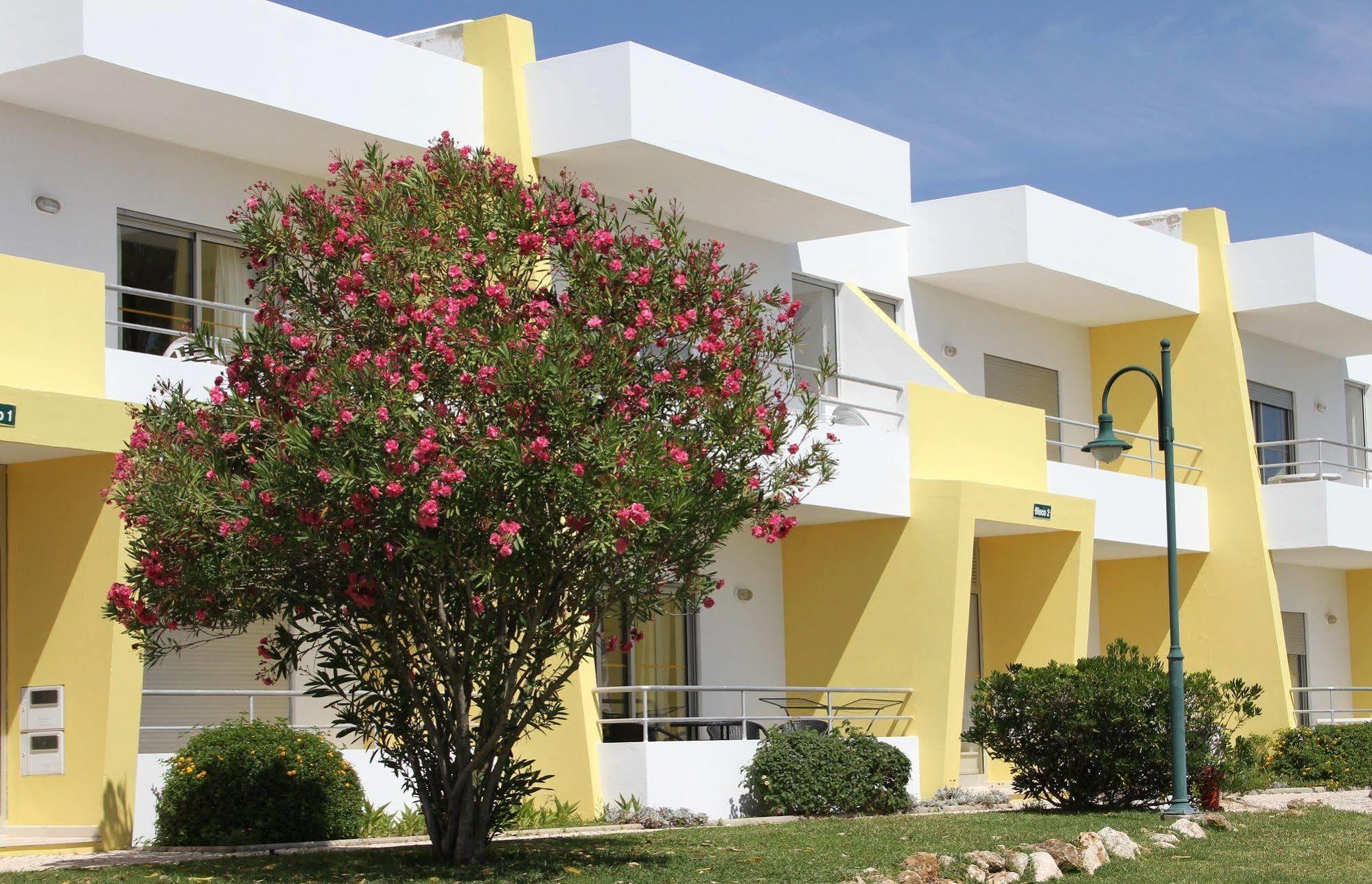 Apartamentos Santa Teresinha Alvor Εξωτερικό φωτογραφία