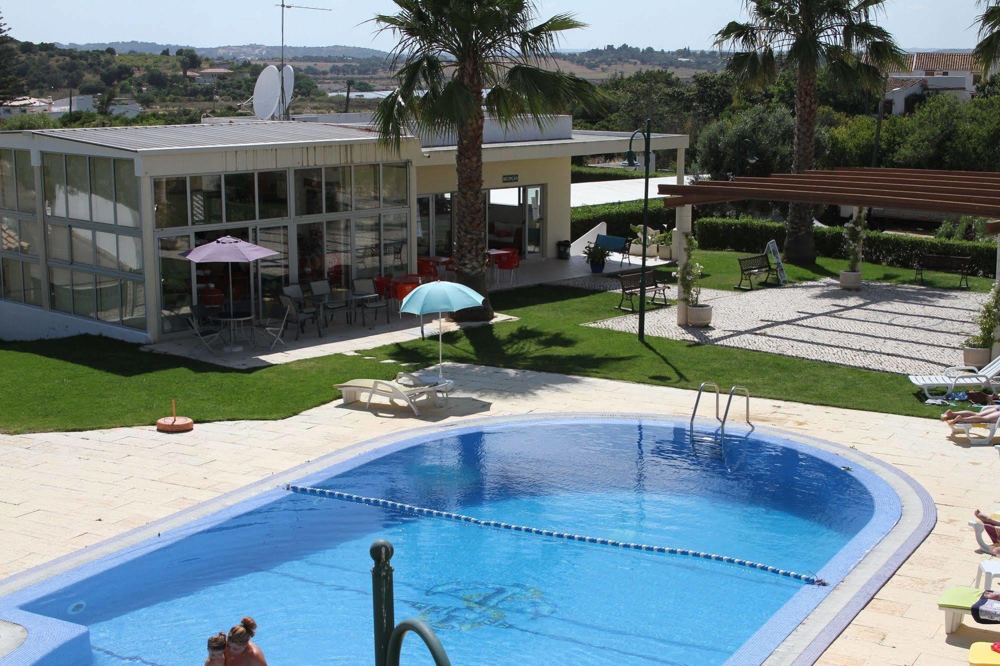 Apartamentos Santa Teresinha Alvor Εξωτερικό φωτογραφία