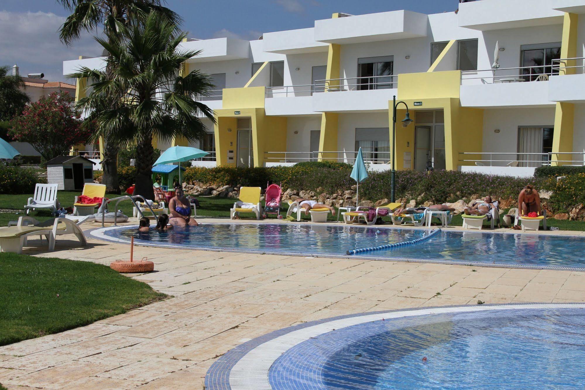 Apartamentos Santa Teresinha Alvor Εξωτερικό φωτογραφία